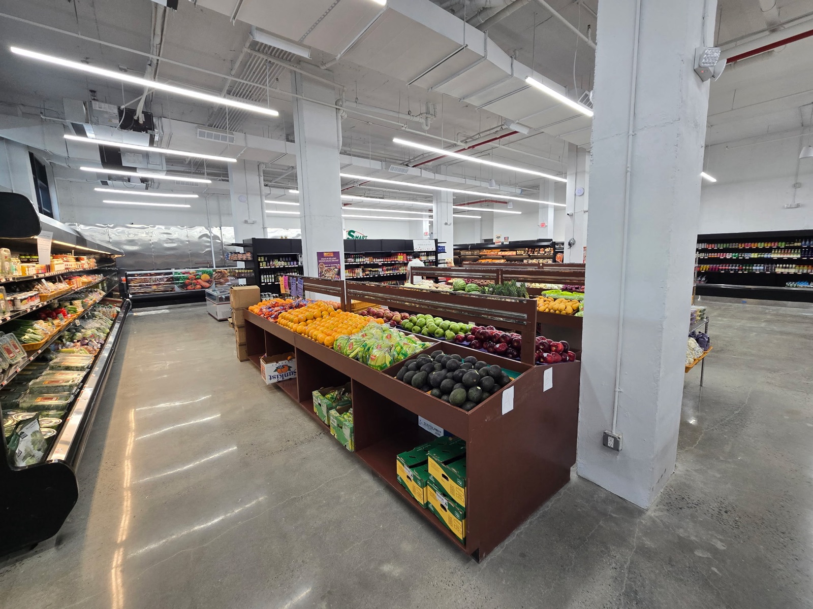 Fresh produce display inside SMART LIC